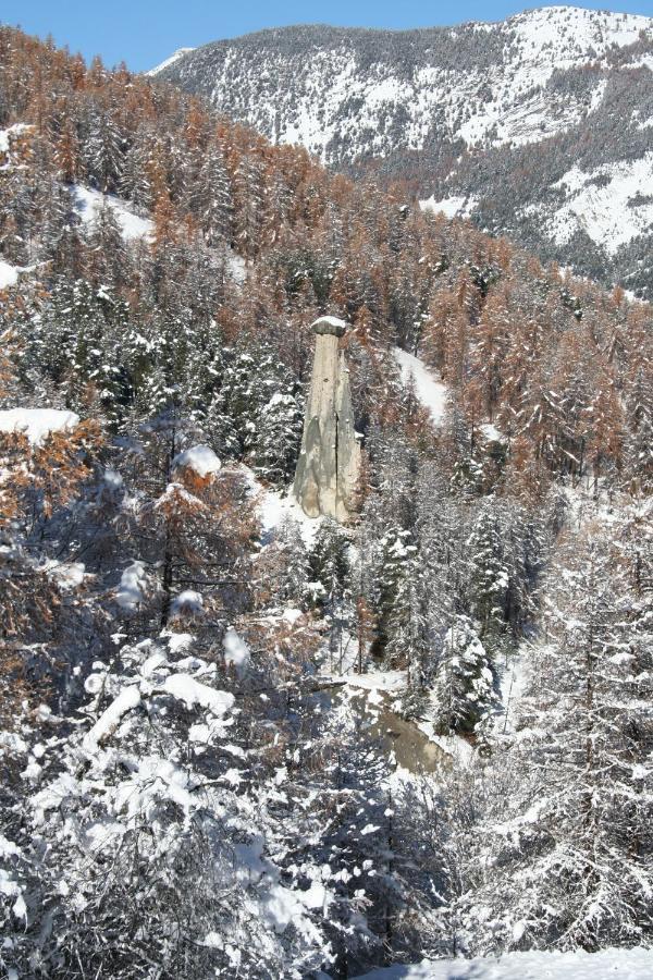 Hotel Le Chamois Logis Molines-en-Queyras Exteriör bild