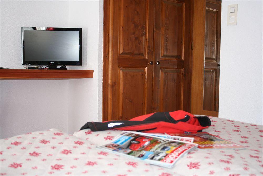 Hotel Le Chamois Logis Molines-en-Queyras Exteriör bild