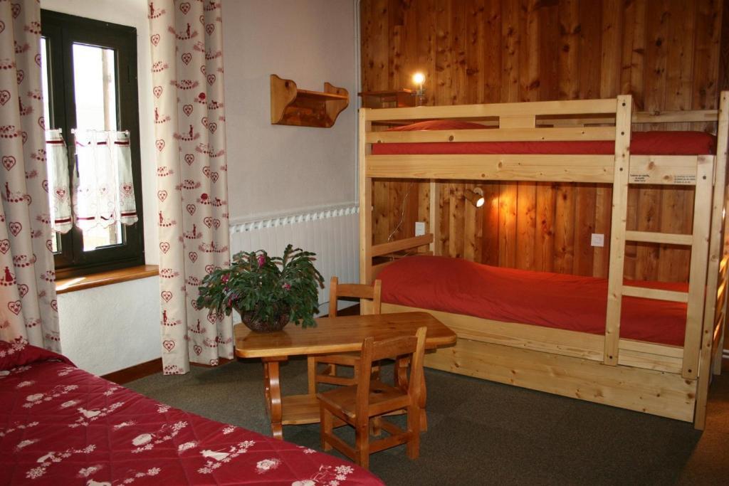 Hotel Le Chamois Logis Molines-en-Queyras Rum bild