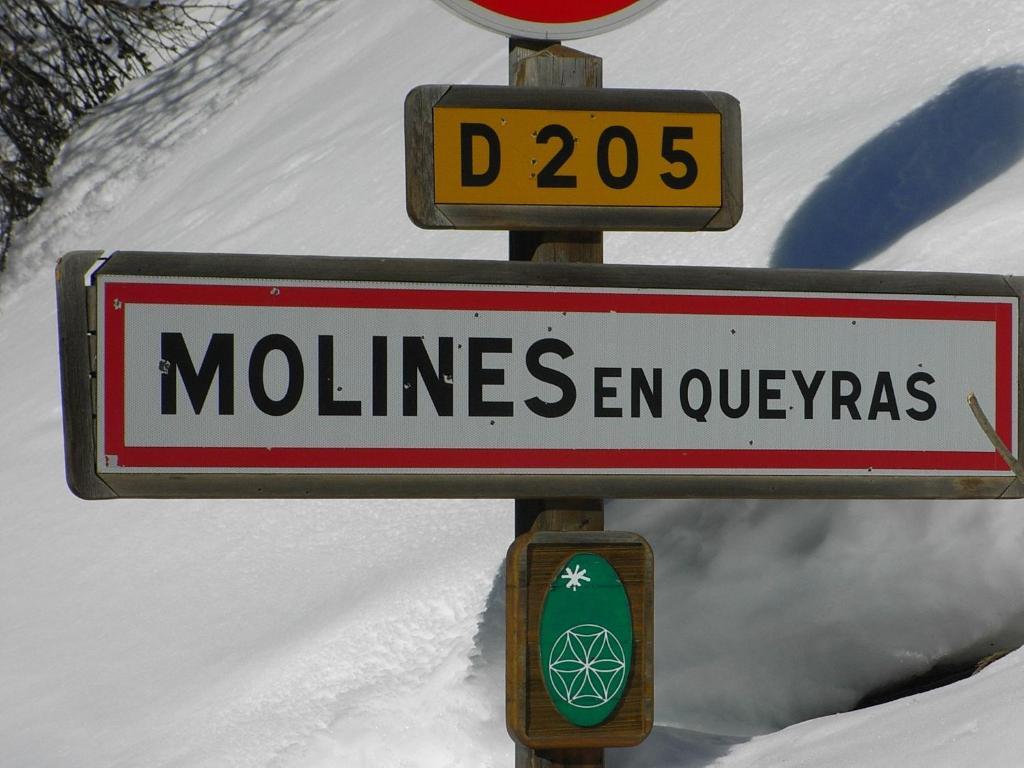 Hotel Le Chamois Logis Molines-en-Queyras Exteriör bild