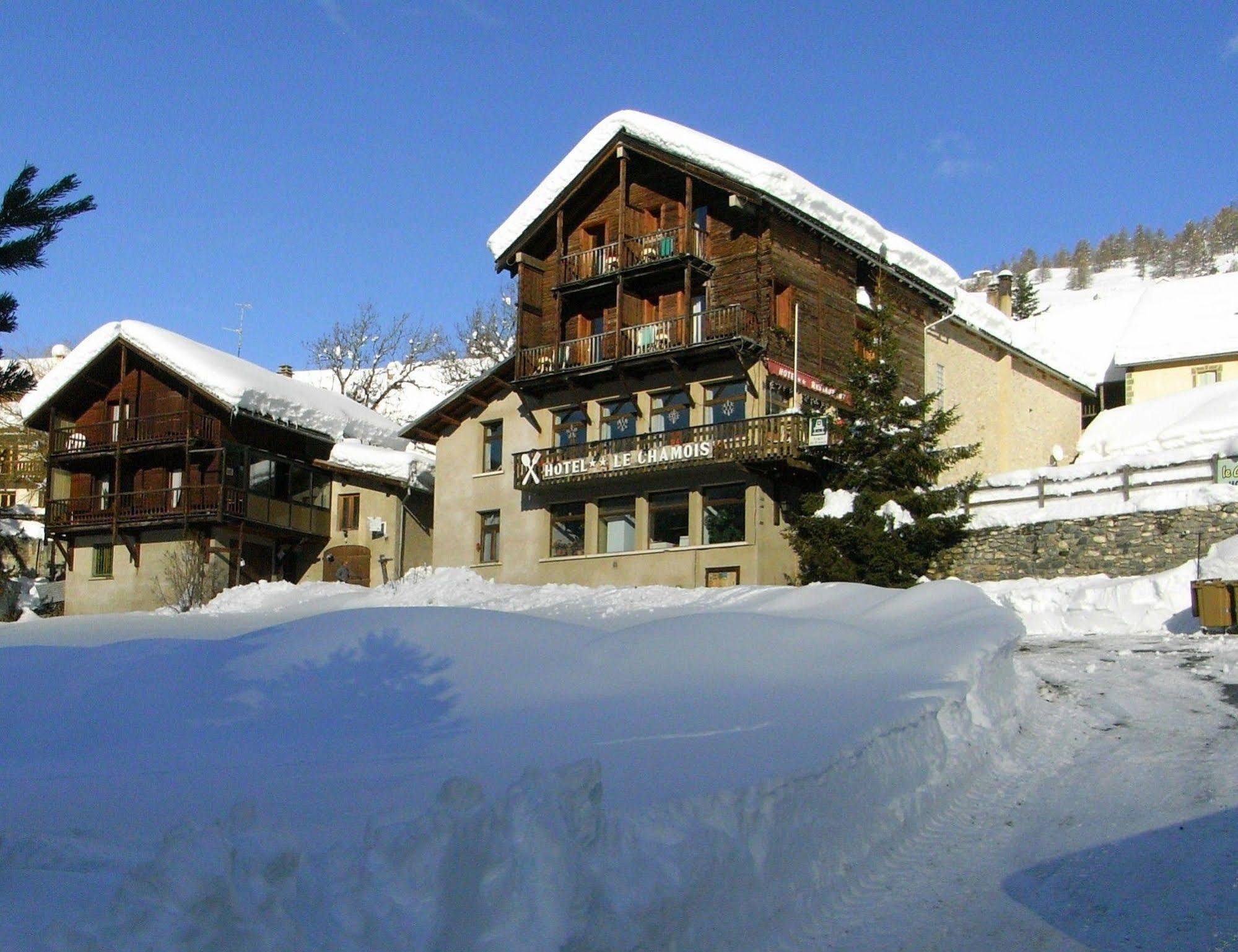 Hotel Le Chamois Logis Molines-en-Queyras Exteriör bild