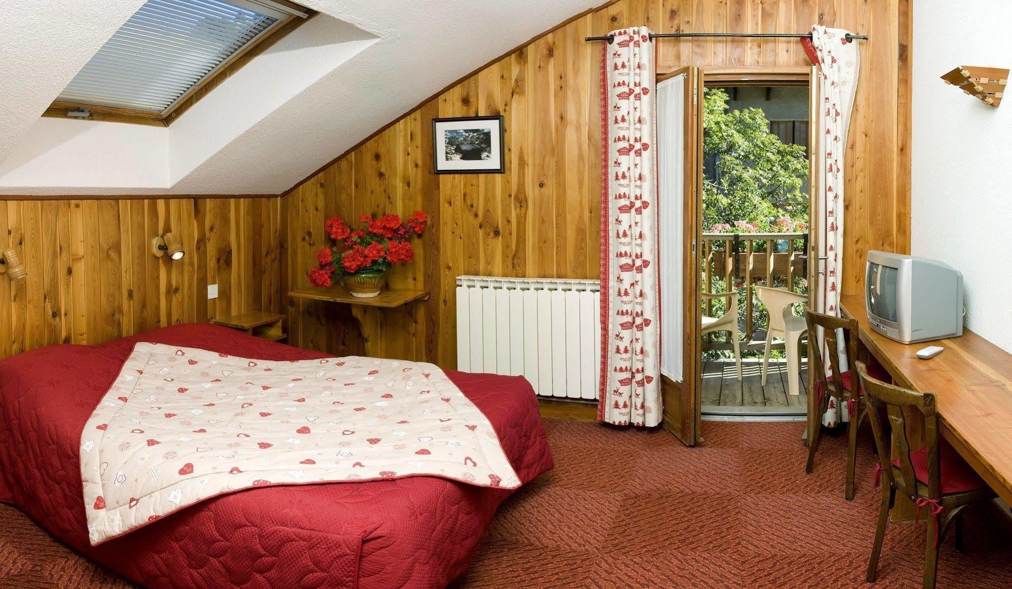 Hotel Le Chamois Logis Molines-en-Queyras Exteriör bild