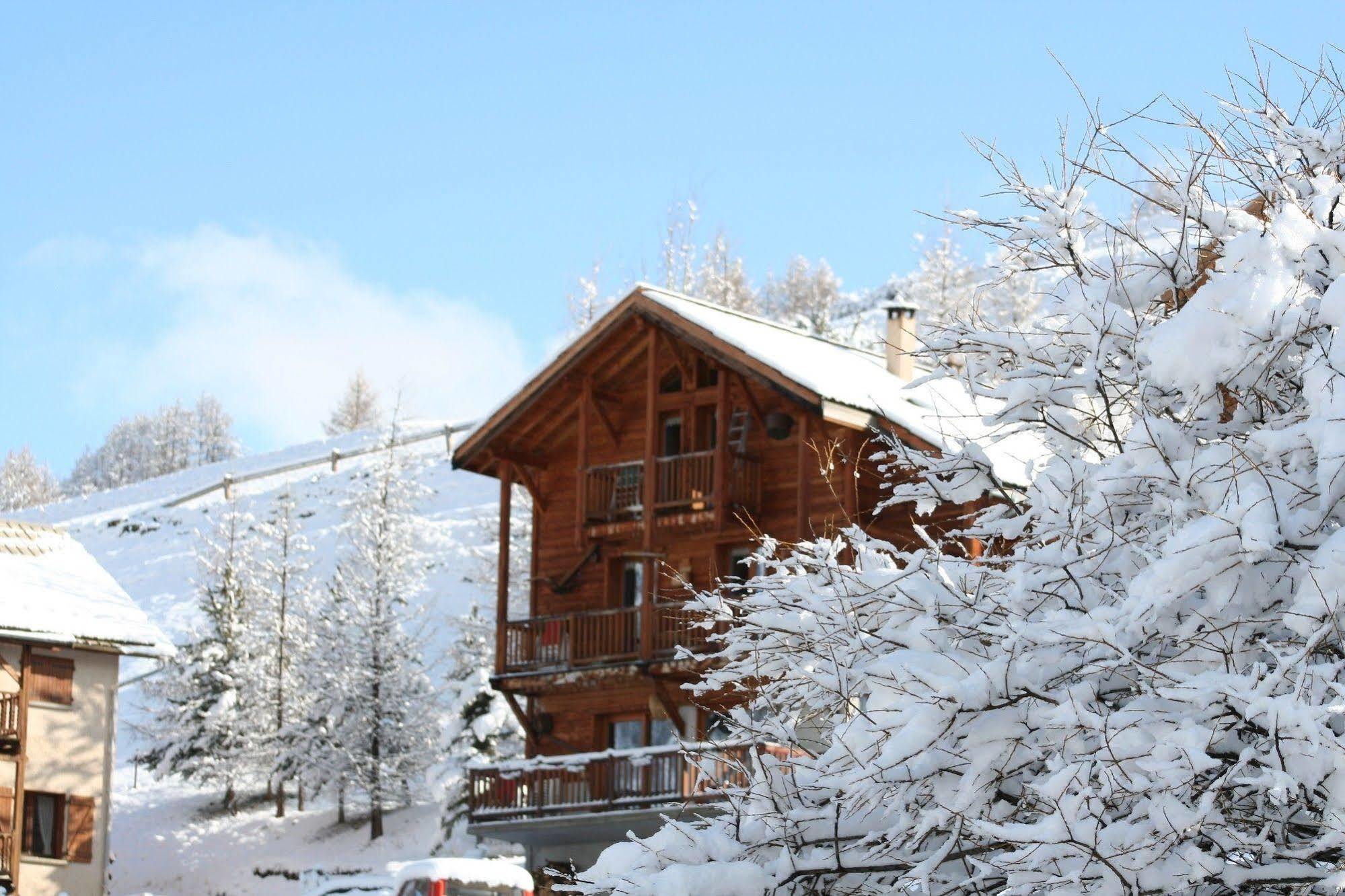 Hotel Le Chamois Logis Molines-en-Queyras Exteriör bild