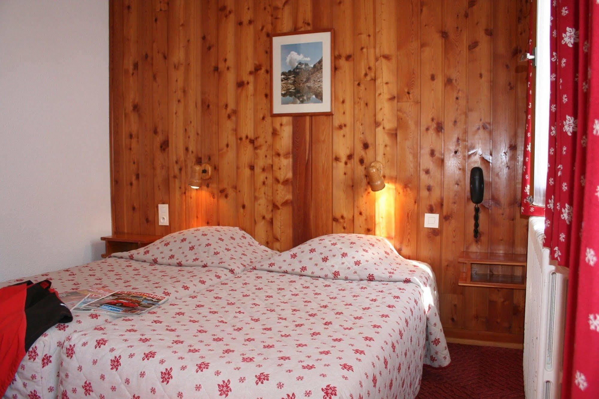 Hotel Le Chamois Logis Molines-en-Queyras Exteriör bild