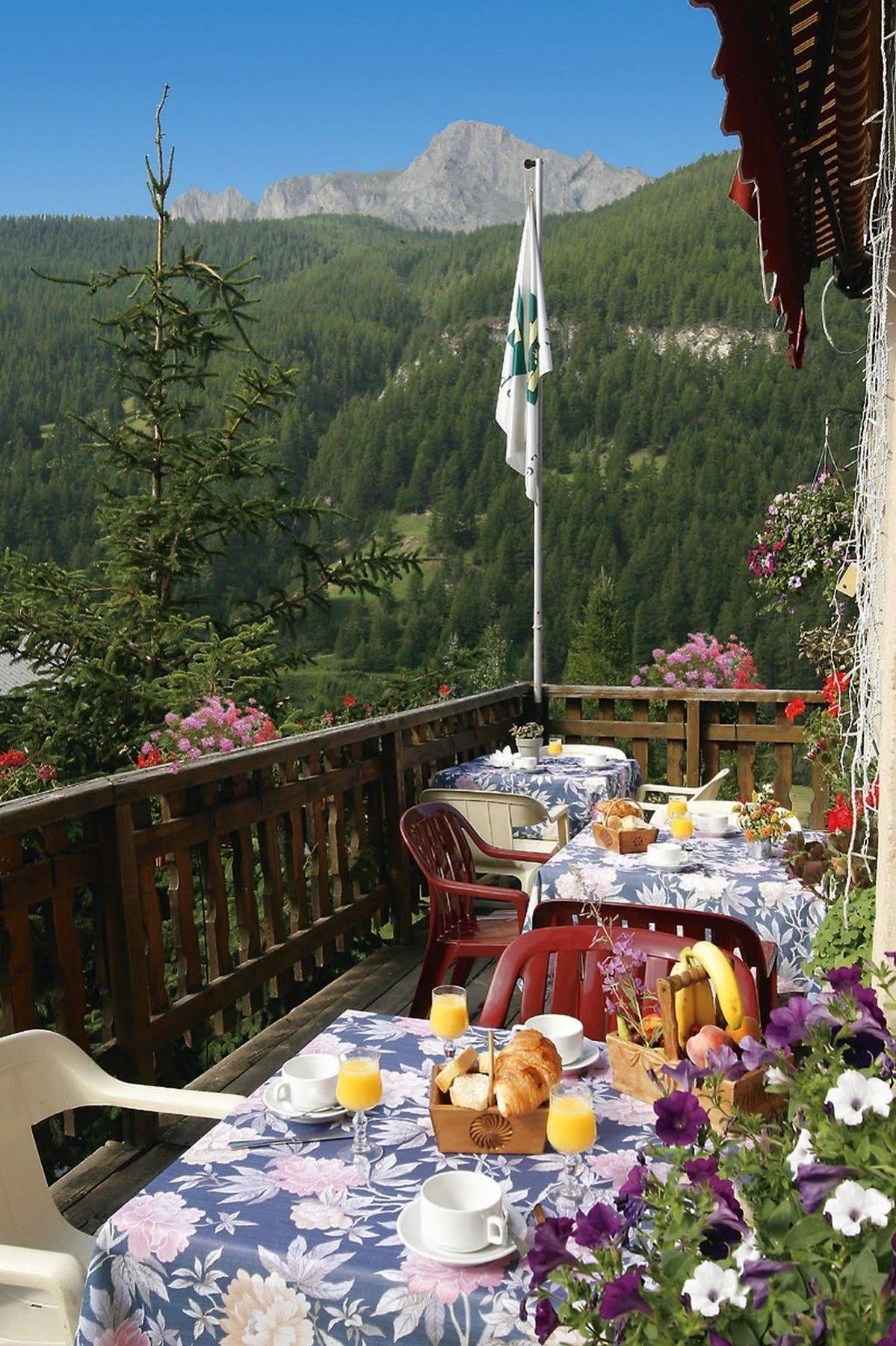 Hotel Le Chamois Logis Molines-en-Queyras Exteriör bild