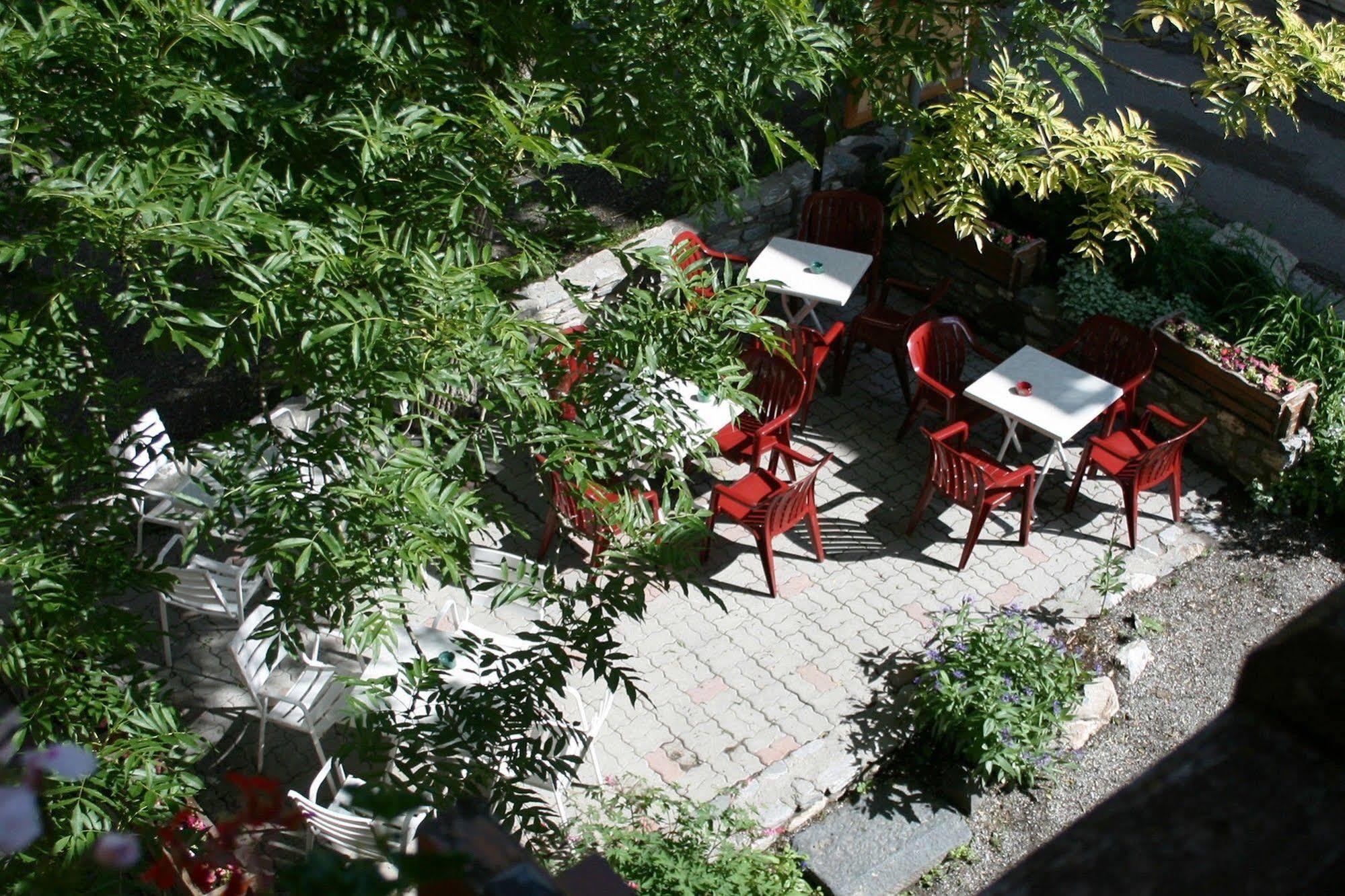 Hotel Le Chamois Logis Molines-en-Queyras Exteriör bild