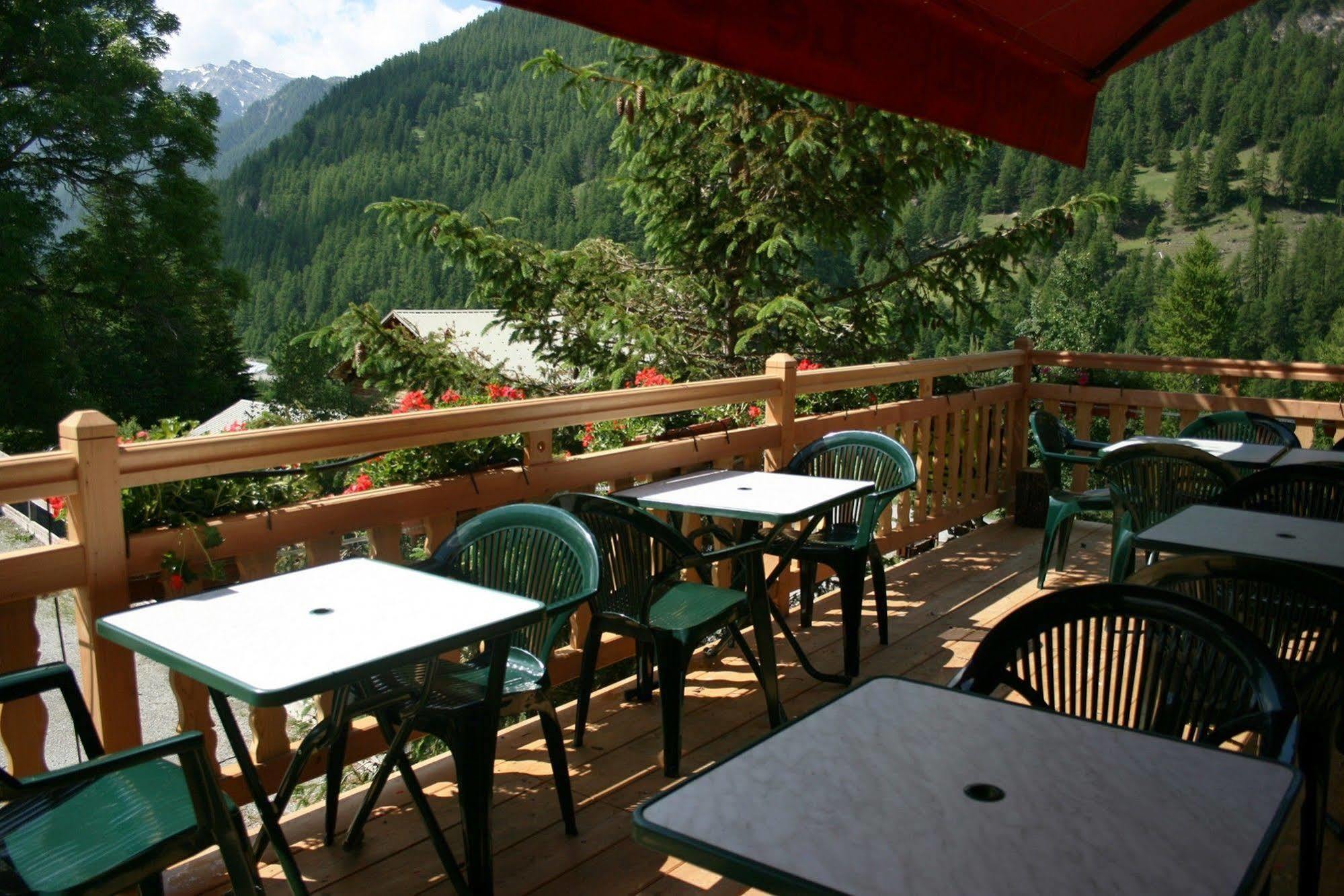 Hotel Le Chamois Logis Molines-en-Queyras Exteriör bild